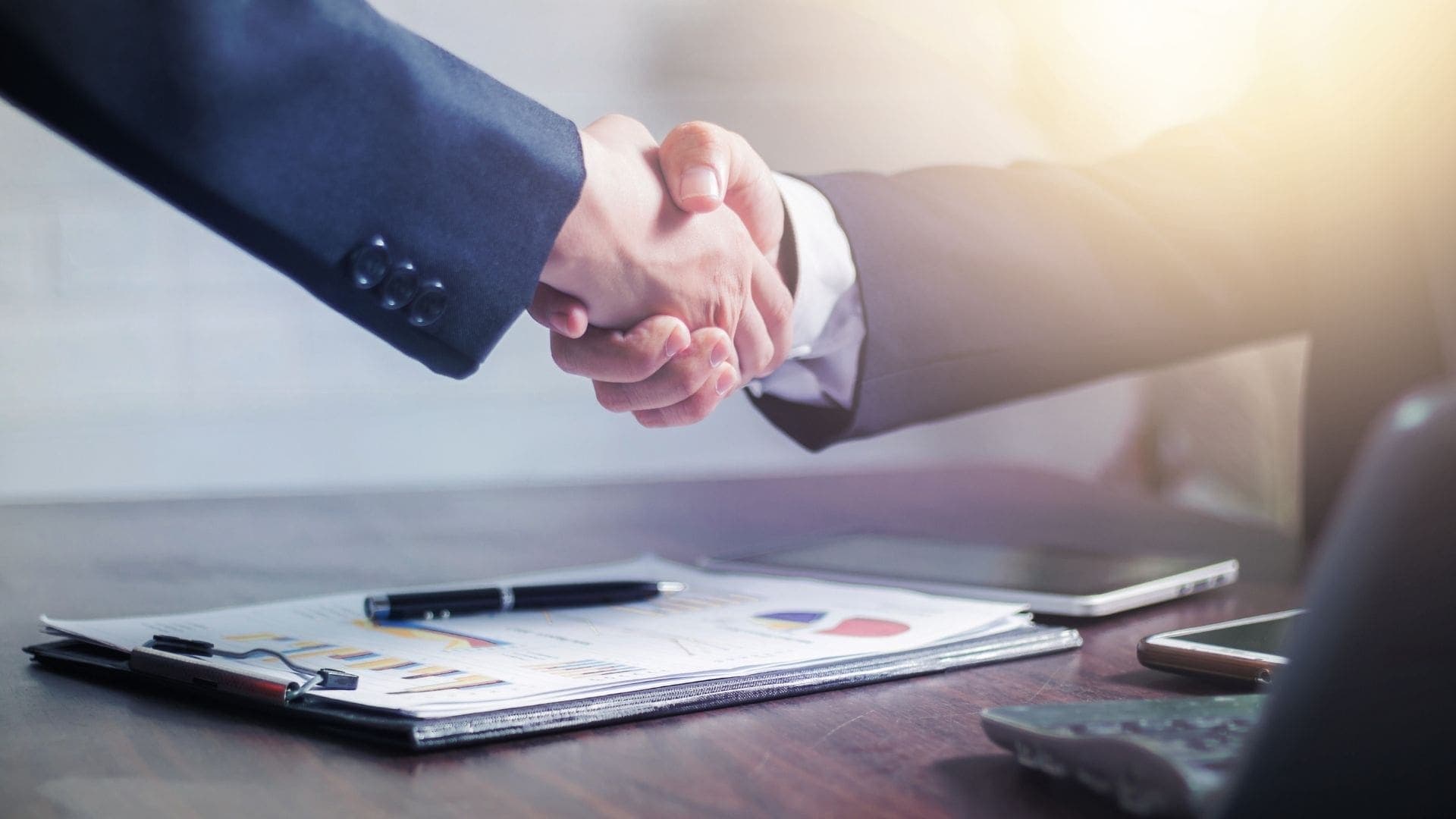 7 Proven Ways to Stack Contract Negotiations in Your Favor When Buying Tech